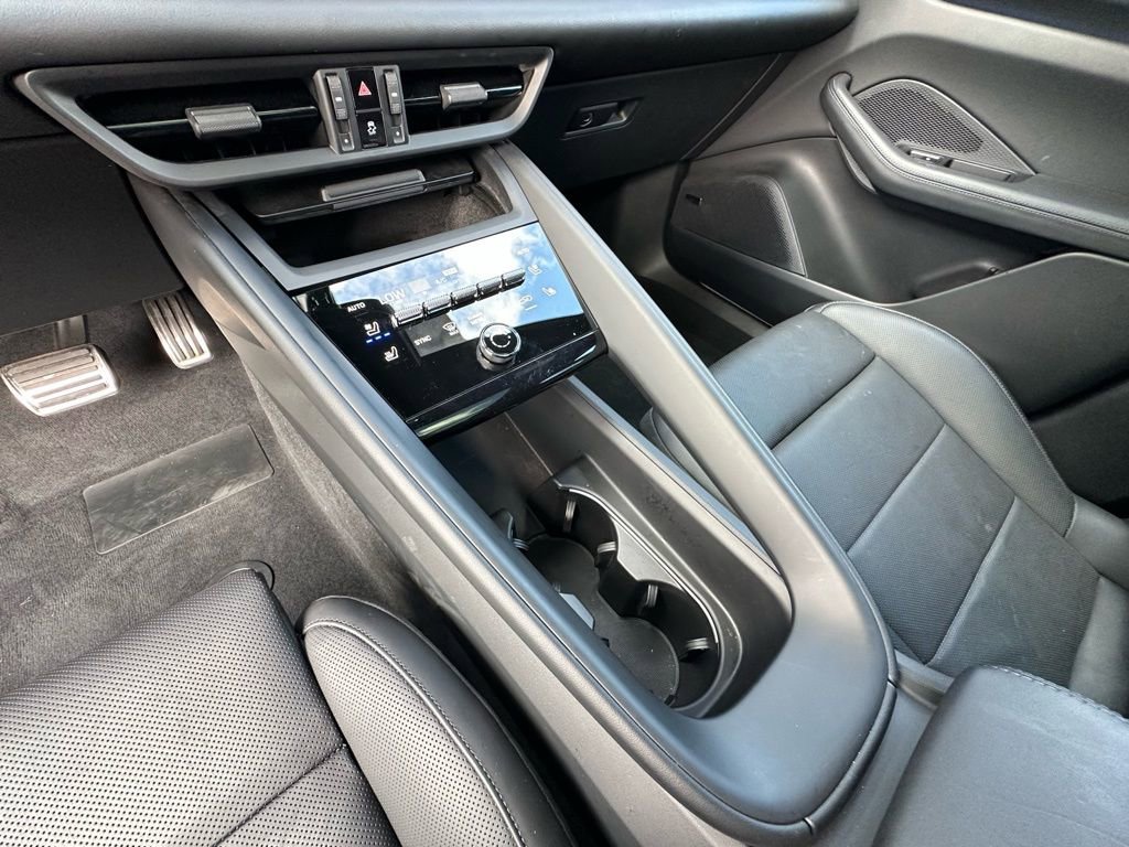 Certified 2025 Porsche Macan 4 Electric image 27