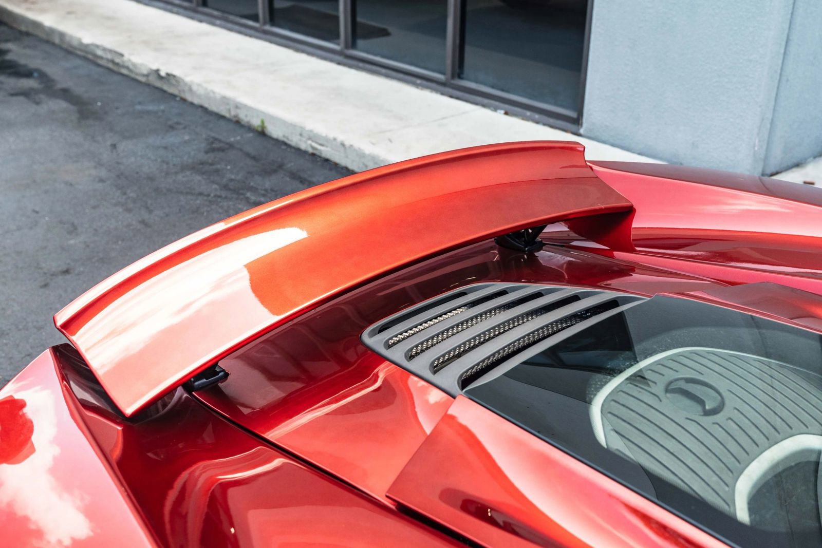 Used 2014 McLaren MP4-12C Spider RWD image 14