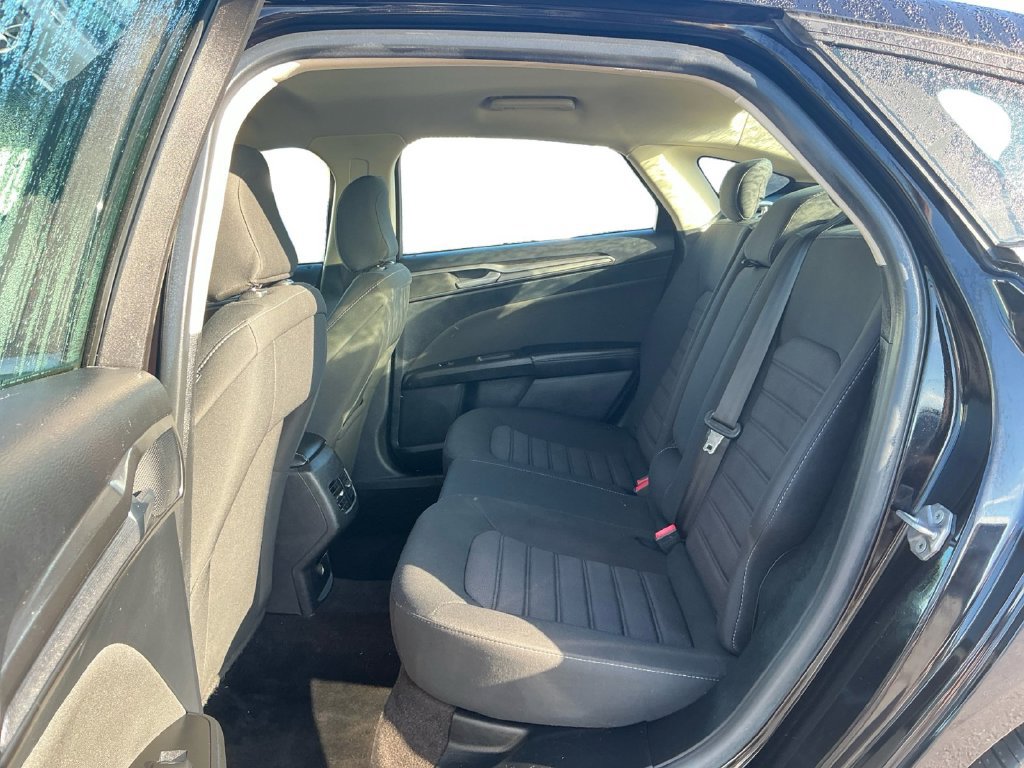 Used 2020 Ford Fusion SE FWD image 21