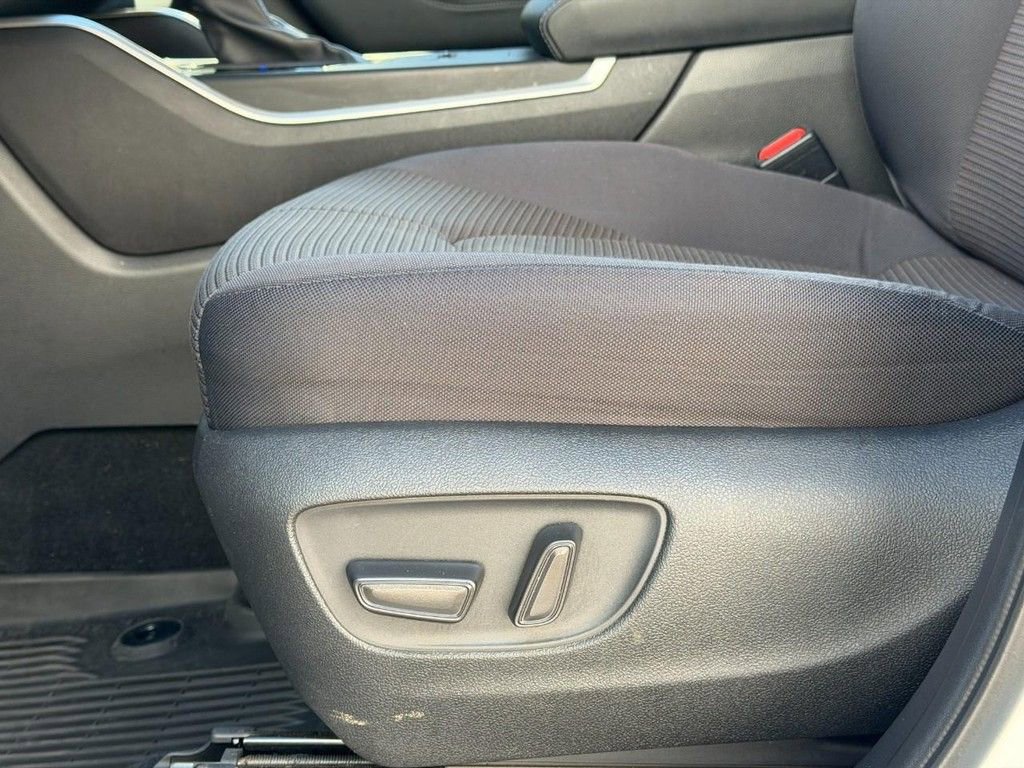 Used 2023 Toyota Highlander LE image 18