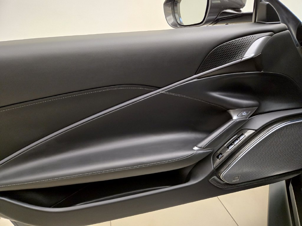 Used 2022 Ferrari Roma RWD image 33