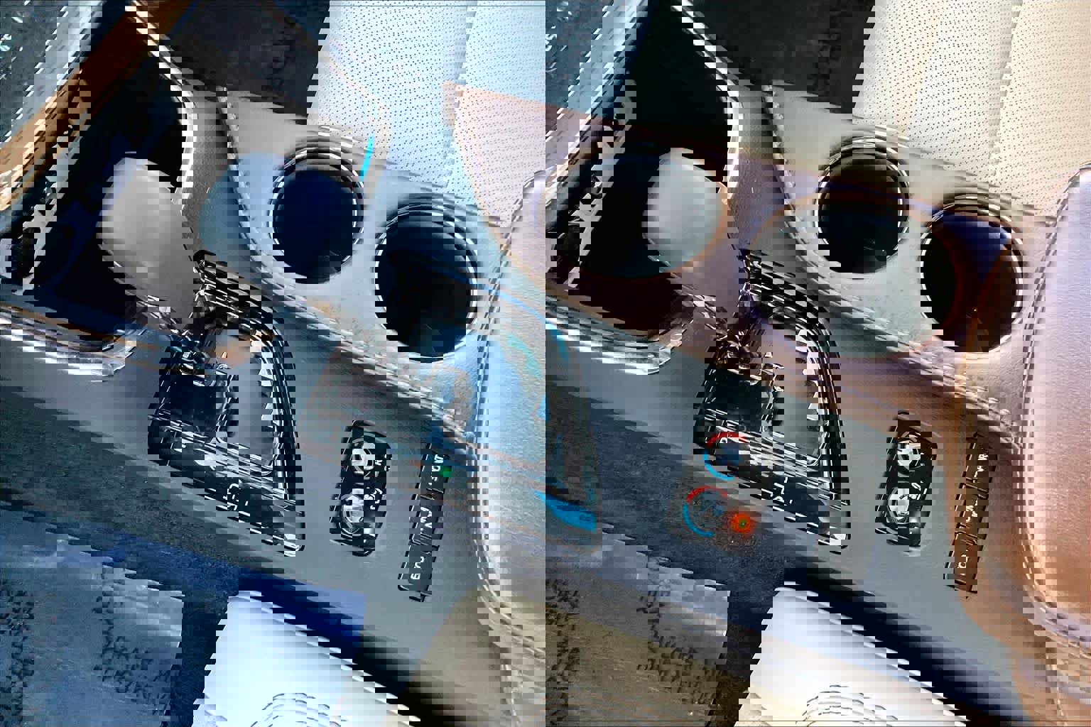 Used 2018 Toyota Avalon Limited image 16