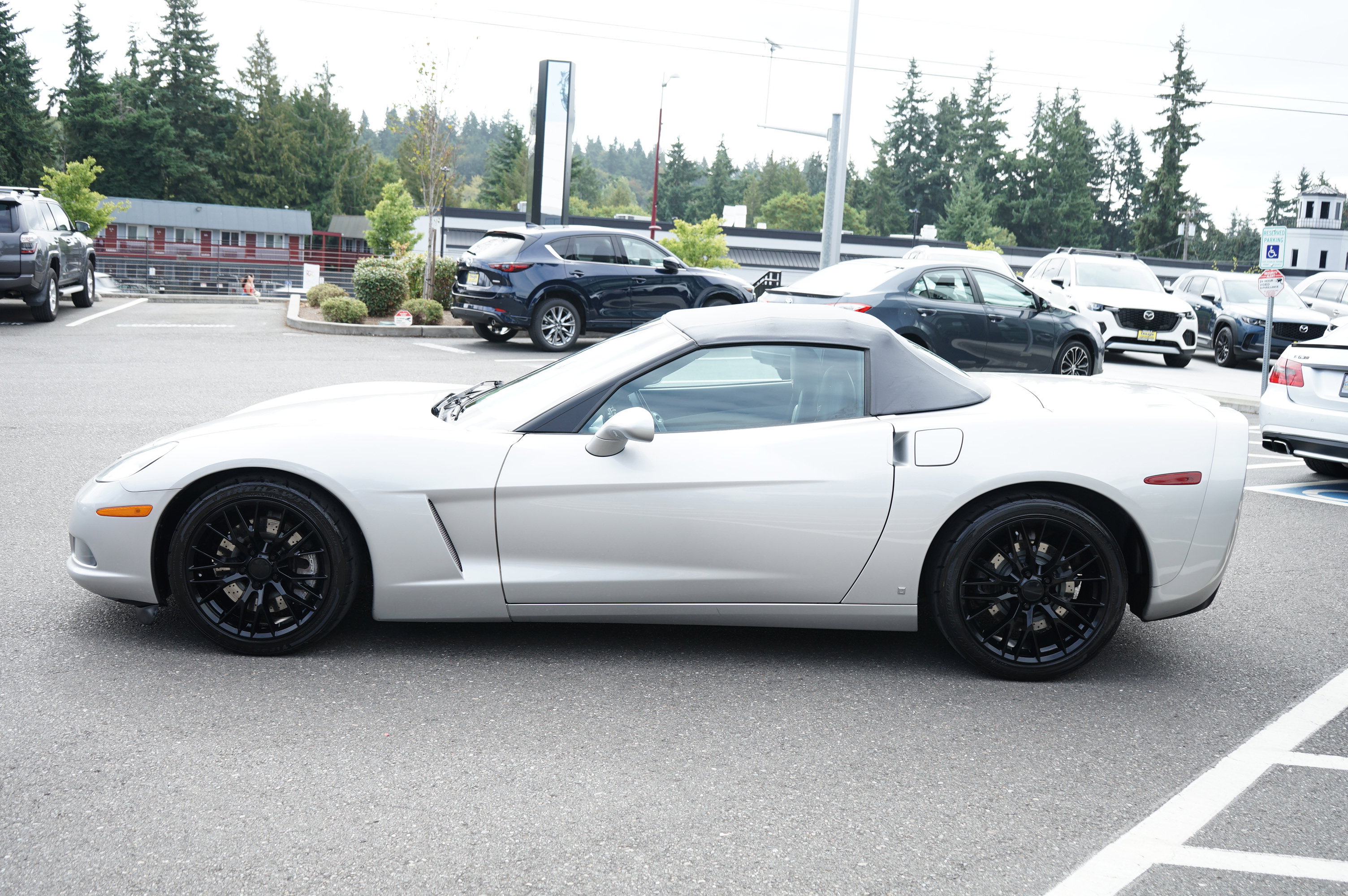 Used 2007 Chevrolet Corvette Convertible w/ Preferred Equipment Group image 9