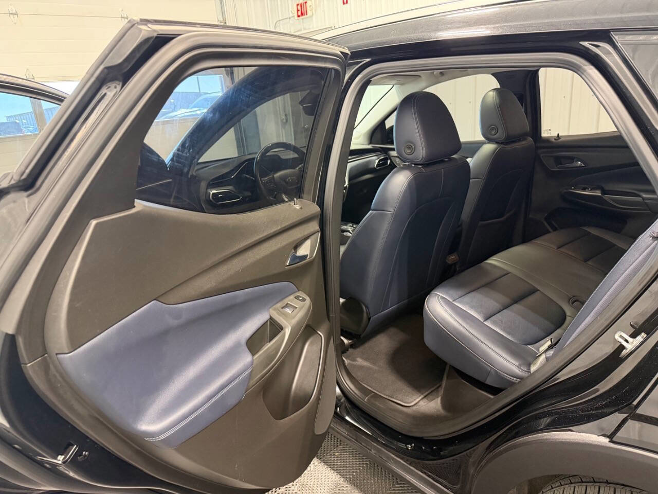 Used 2022 Chevrolet Bolt EUV Premier w/ Launch Edition image 9