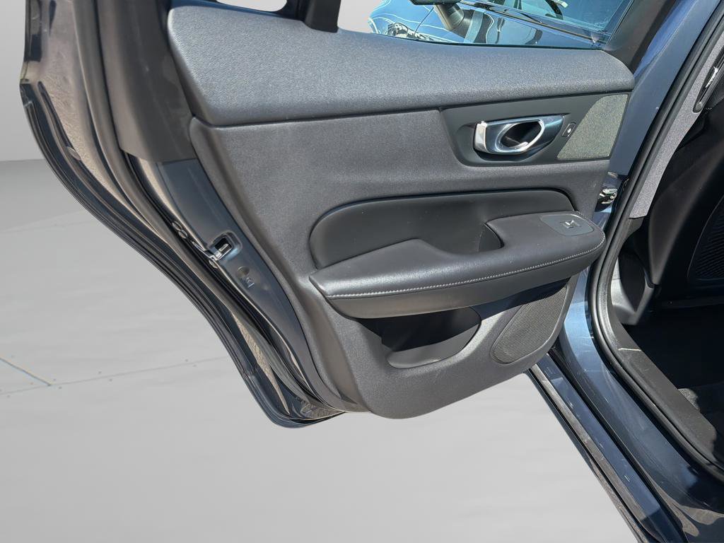 Used 2023 Volvo S60 T8 Plus image 15