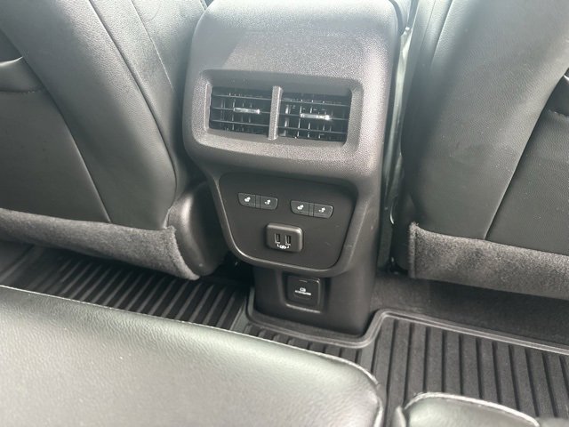 Used 2022 Chevrolet Equinox Premier image 12