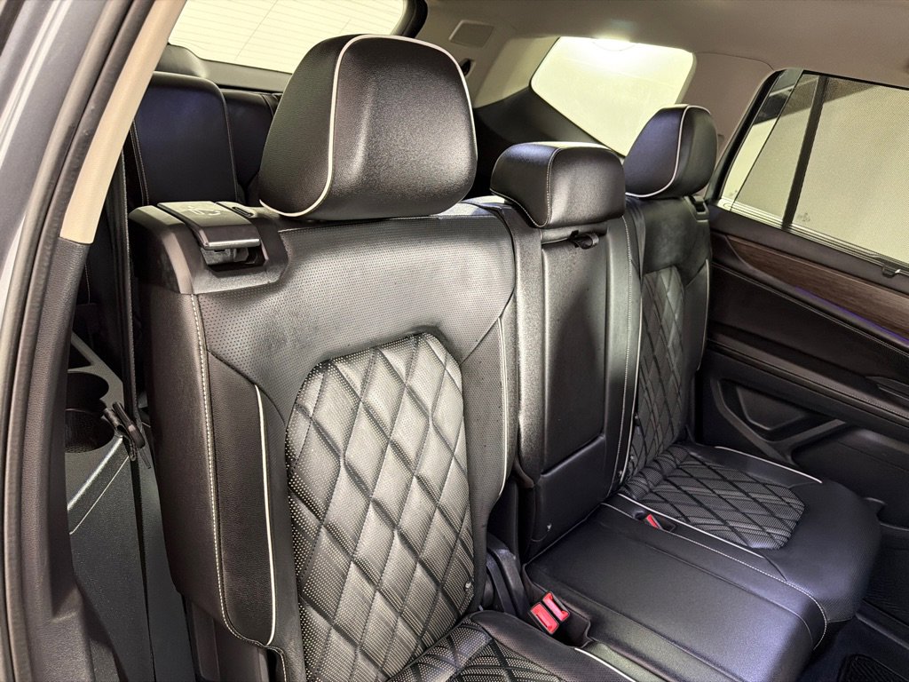 Used 2024 Volkswagen Atlas SEL Premium R-Line image 25