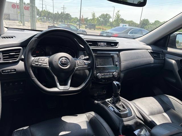 Used 2018 Nissan Rogue SL w/ Premium Package FWD image 9