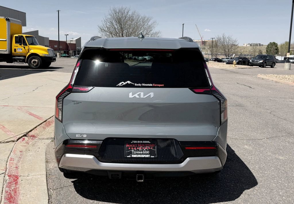 Used 2024 Kia EV9 Land AWD/4WD image 7