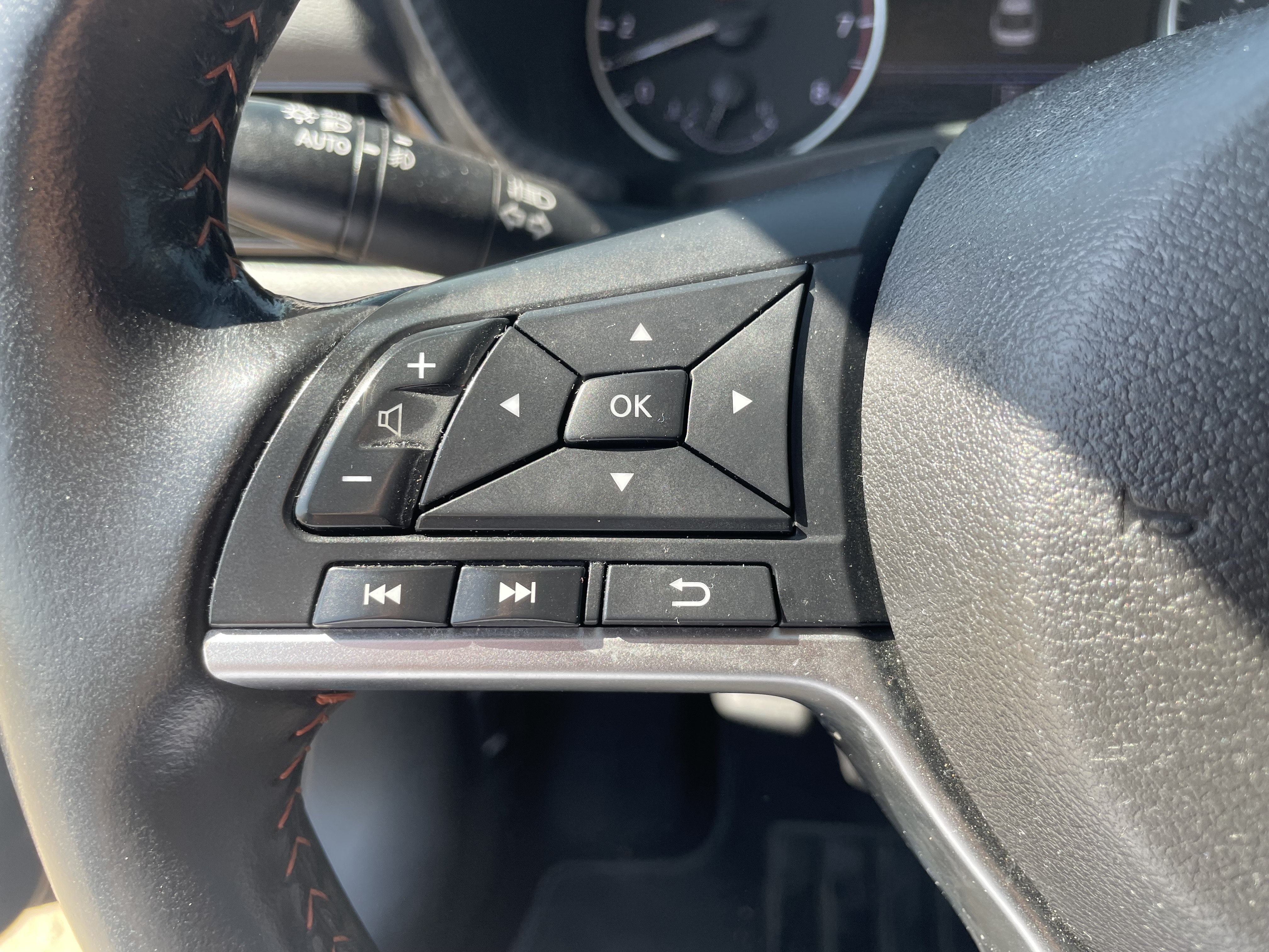 Used 2022 Nissan Sentra SR w/ SR Premium Package FWD image 16