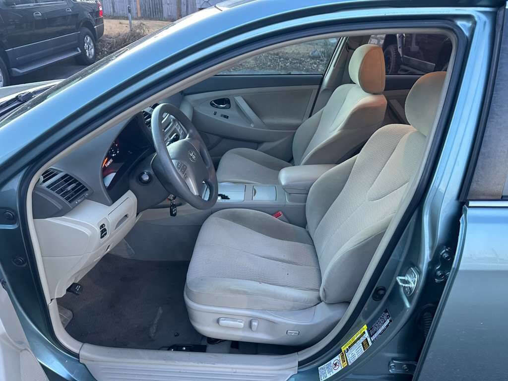 Used 2011 Toyota Camry image 10