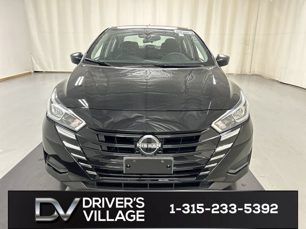 Used 2023 Nissan Versa S w/ Trunk Package FWD image 3