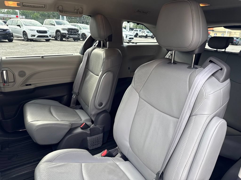 Used 2021 Toyota Sienna Limited AWD/4WD image 34