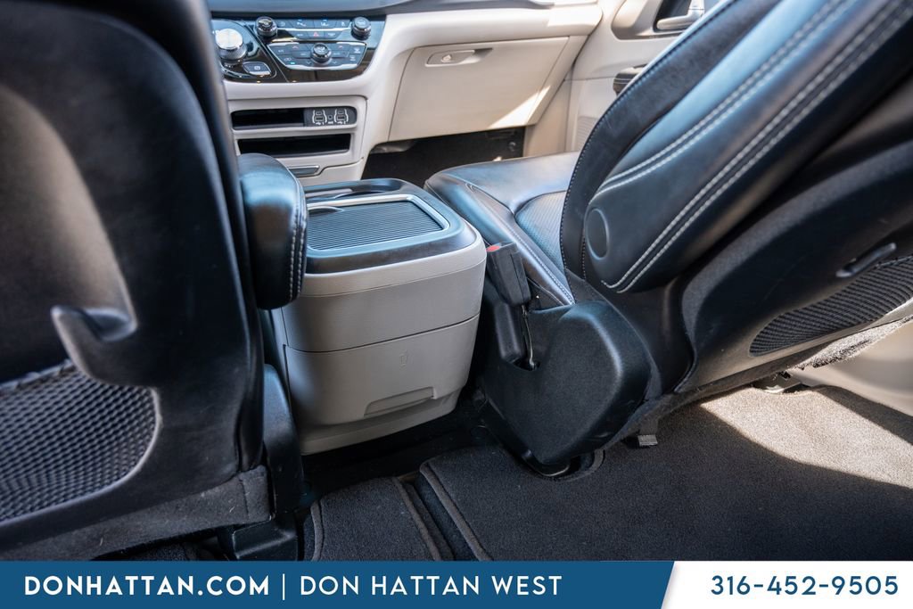 Used 2023 Chrysler Pacifica Touring-L image 23
