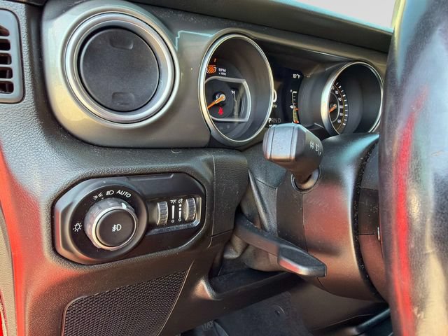 Used 2021 Jeep Wrangler Unlimited Sahara w/ Uconnect 4C Nav & Sound Group AWD/4WD image 29
