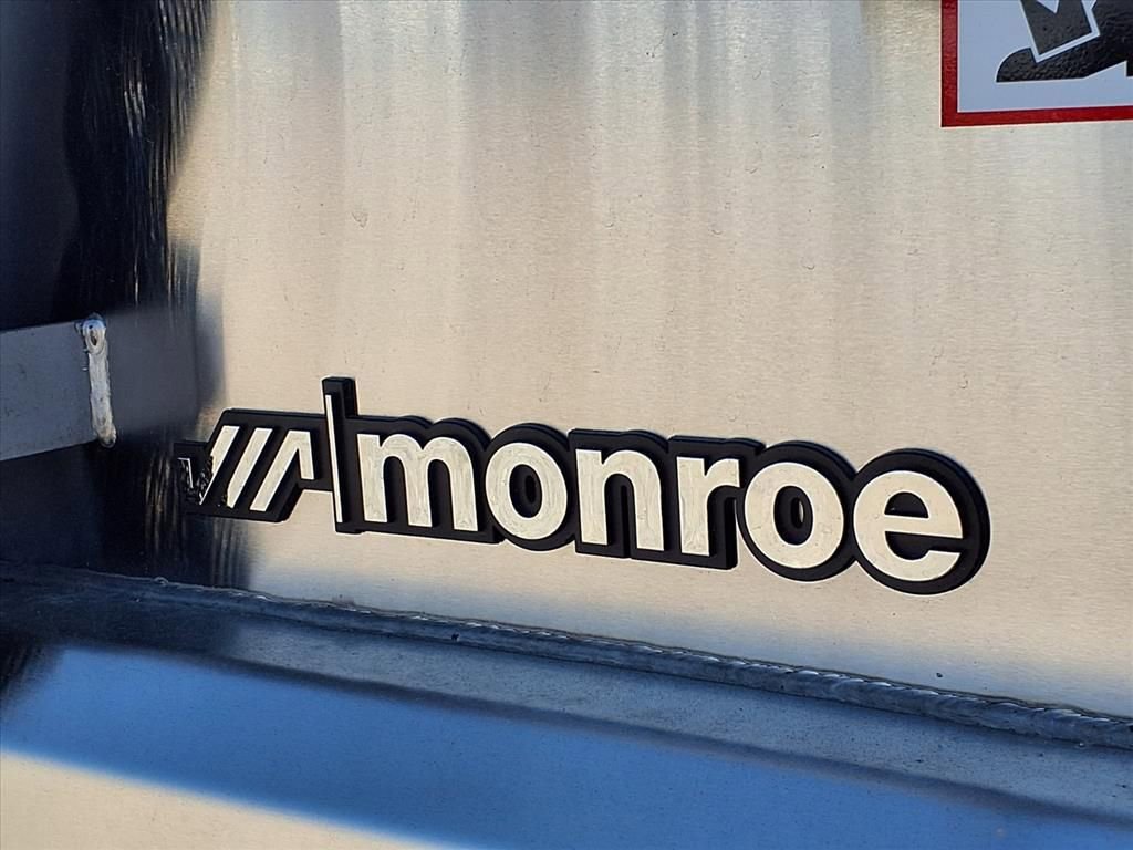 New 2025 Ford F550 4x4 Regular Cab Super Duty image 28