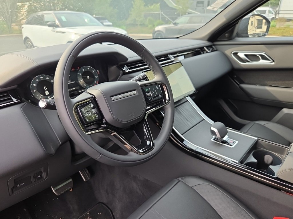 New 2026 Land Rover Range Rover Velar Dynamic SE image 12