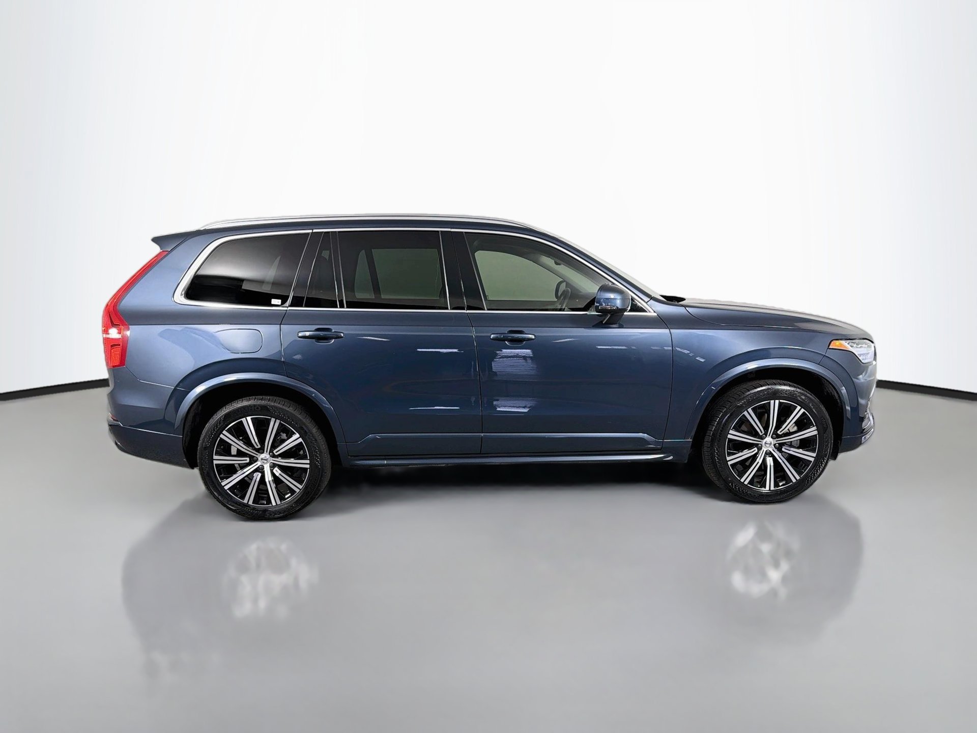 Certified 2023 Volvo XC90 B6 Core w/ Protection Package AWD/4WD image 5