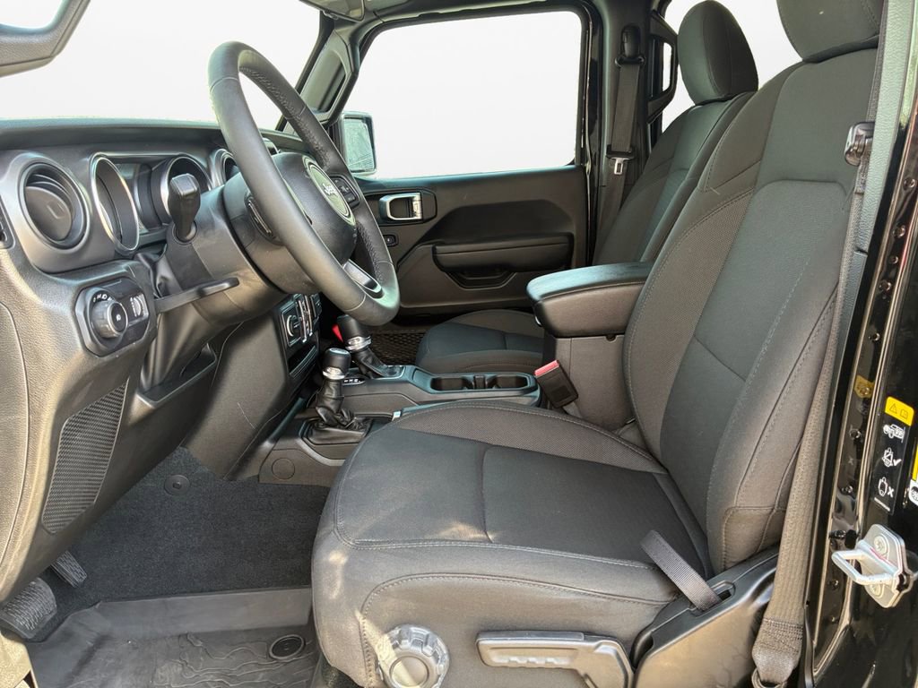 Used 2023 Jeep Wrangler Sport S image 19
