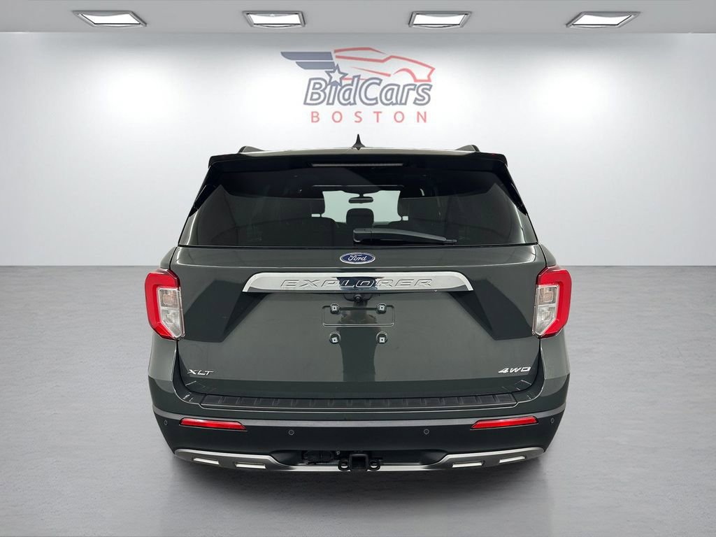 Used 2022 Ford Explorer XLT w/ Equipment Group 202A image 5