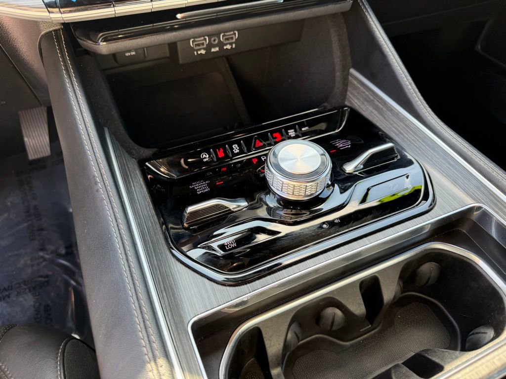 Used 2023 Jeep Wagoneer Series III w/ Preferred Equipment Group image 27