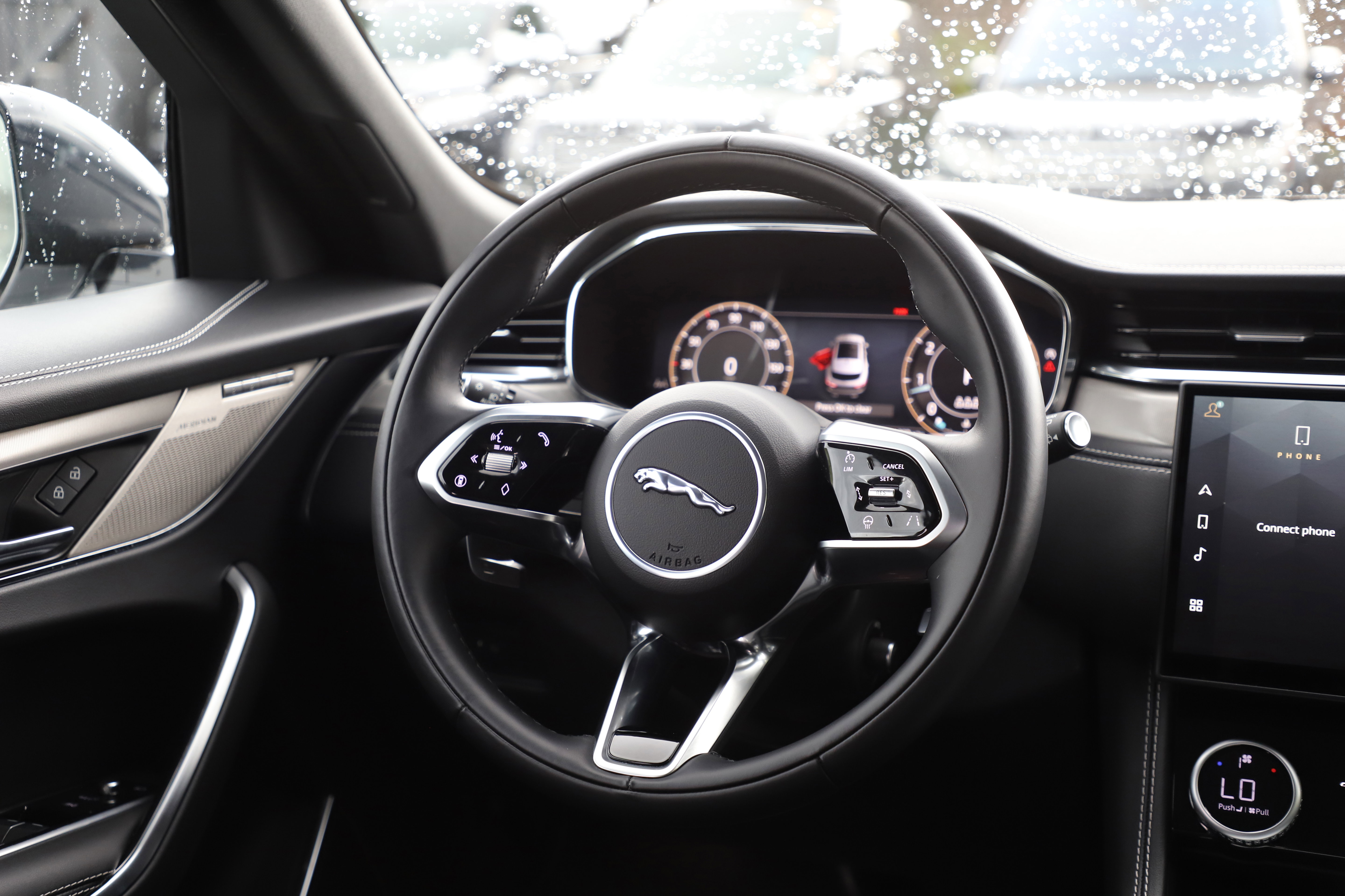 Certified 2025 Jaguar F-PACE R-Dynamic S AWD/4WD image 18