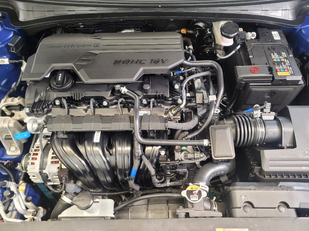 Used 2025 Hyundai Elantra Sport image 30