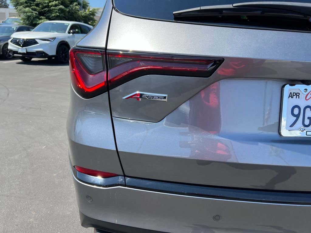 Used 2023 Acura MDX A-Spec image 10