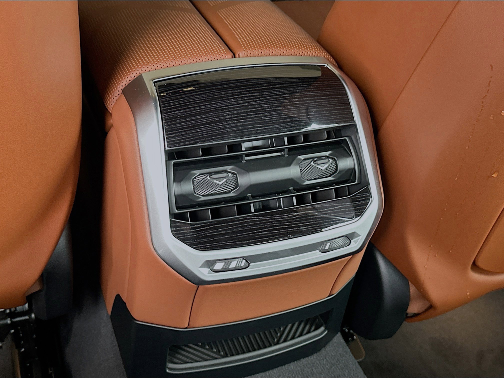 New 2026 BMW 750e xDrive w/ Premium Package image 20