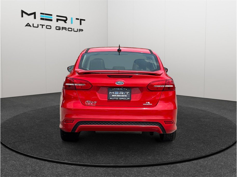 Used 2016 Ford Focus SE w/ SE Sport Package FWD image 8