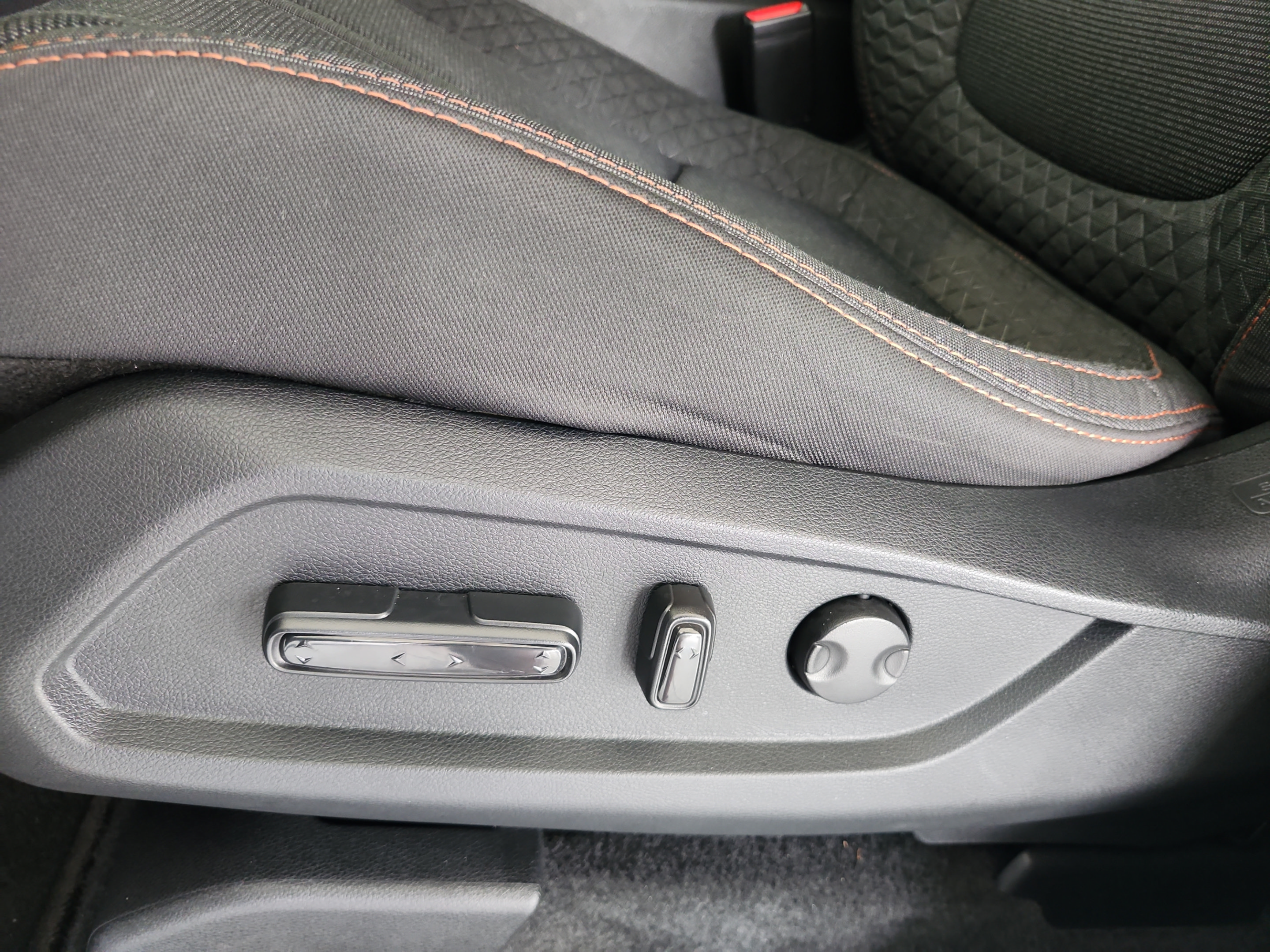 Certified 2024 Honda Pilot Sport image 16
