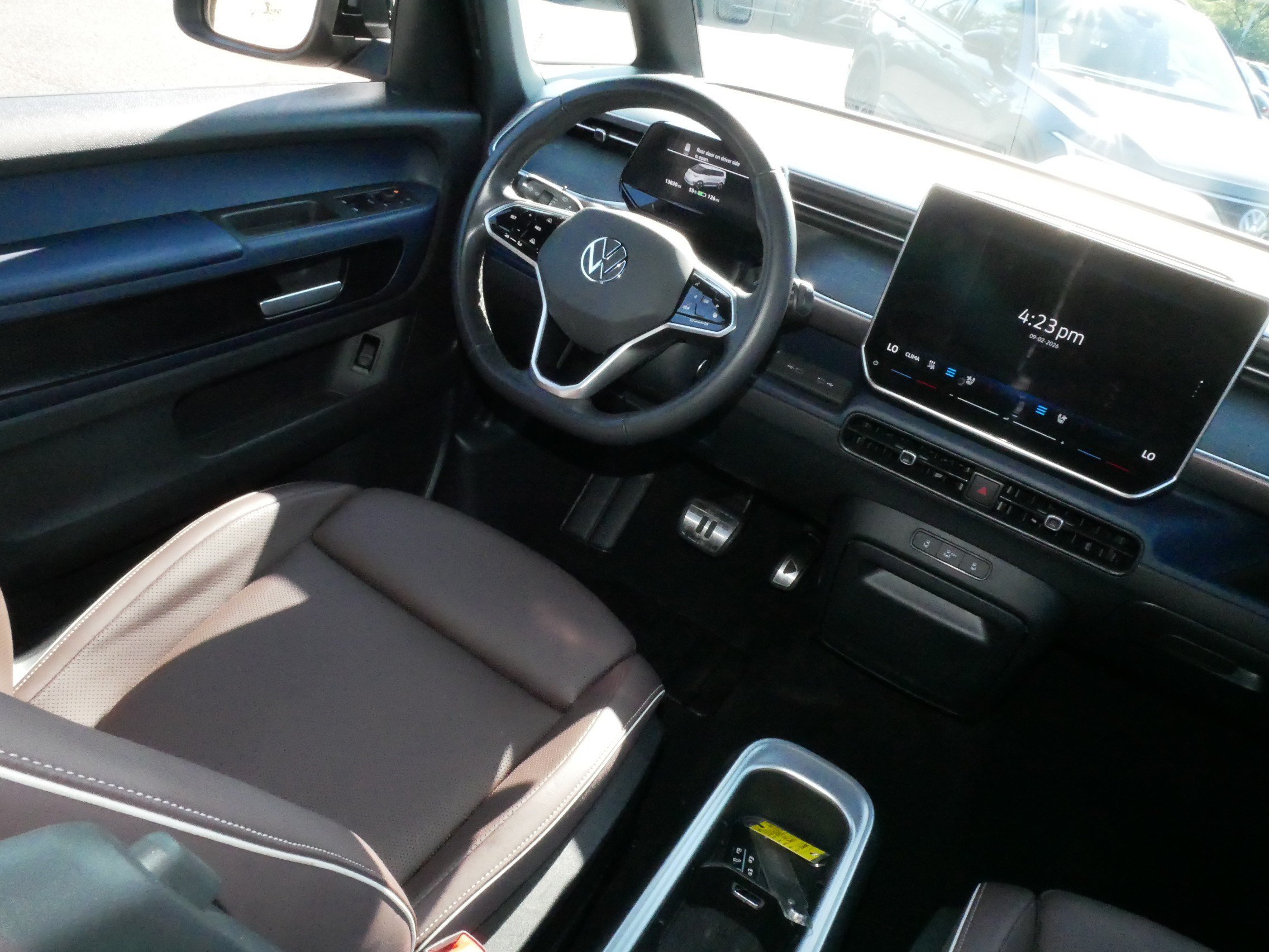 Certified 2025 Volkswagen ID. Buzz Pro S RWD image 9