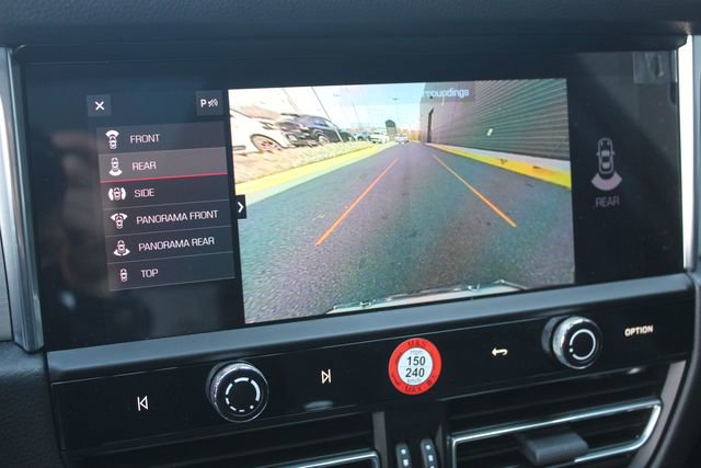 Certified 2026 Porsche Macan image 22