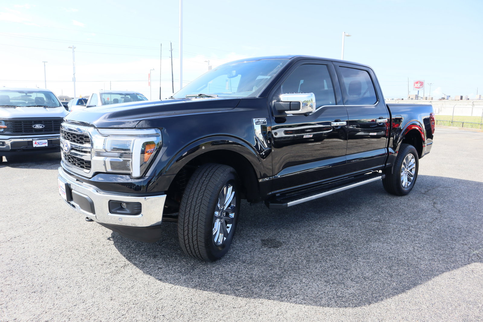 New 2025 Ford F150 Lariat w/ Equipment Group 501A Mid image 8