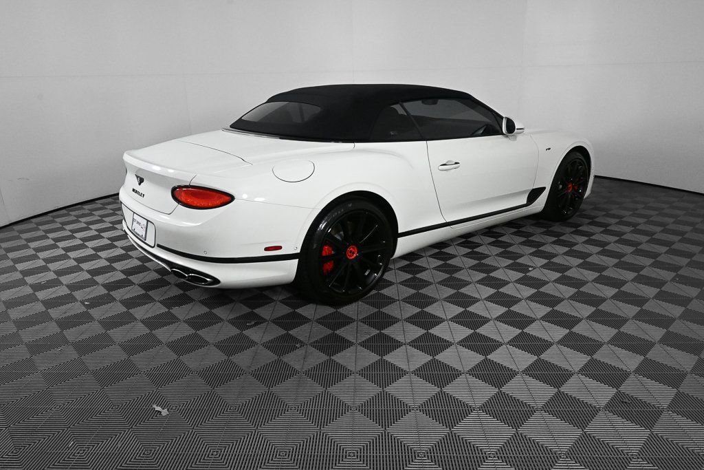 Used 2021 Bentley Continental GT V8 image 23