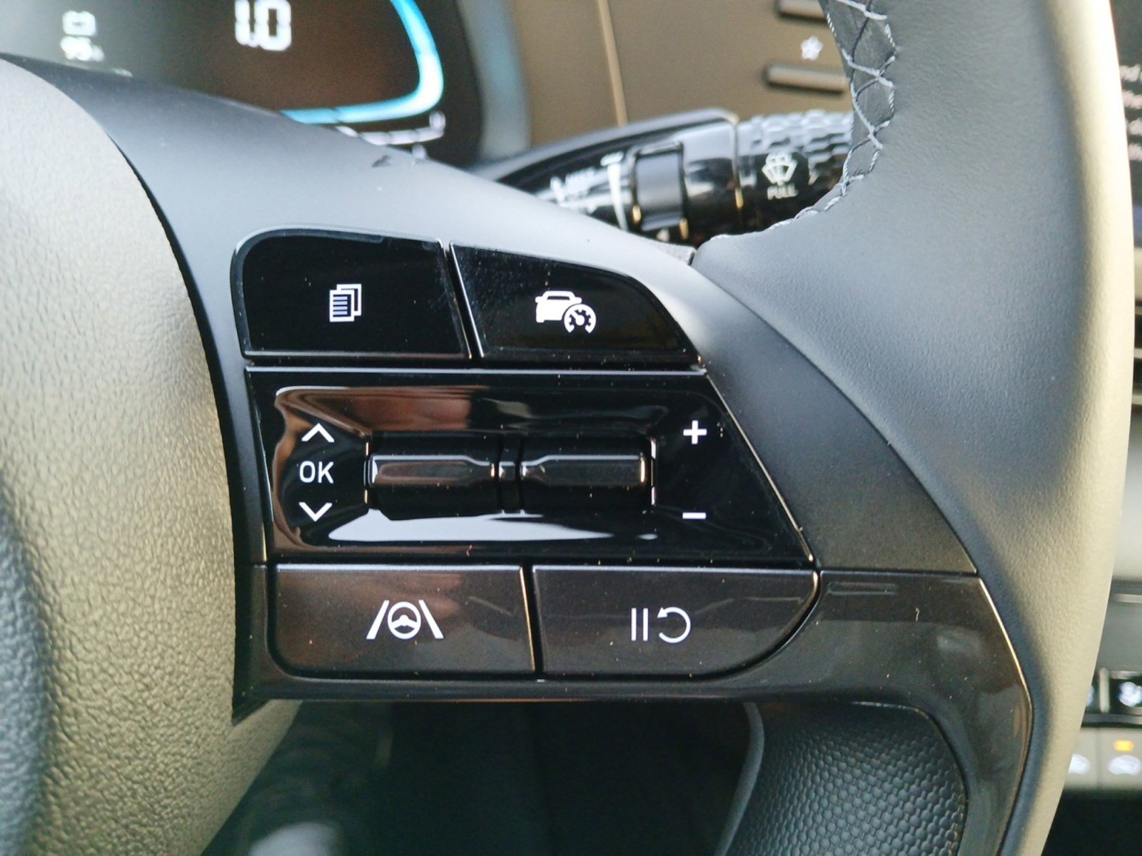 New 2025 Hyundai Elantra Sport image 19