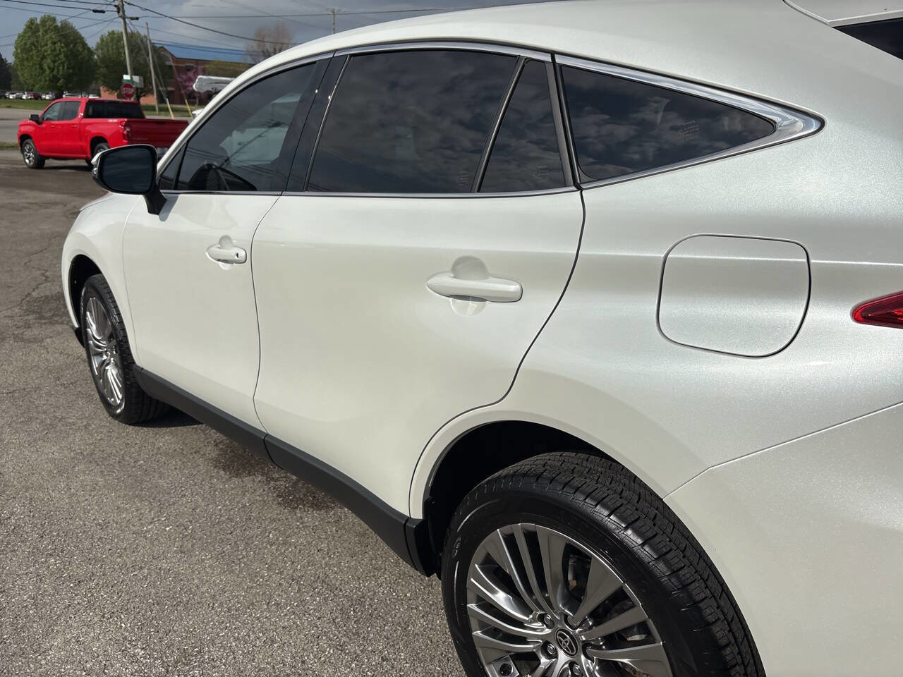 Used 2024 Toyota Venza Limited image 52