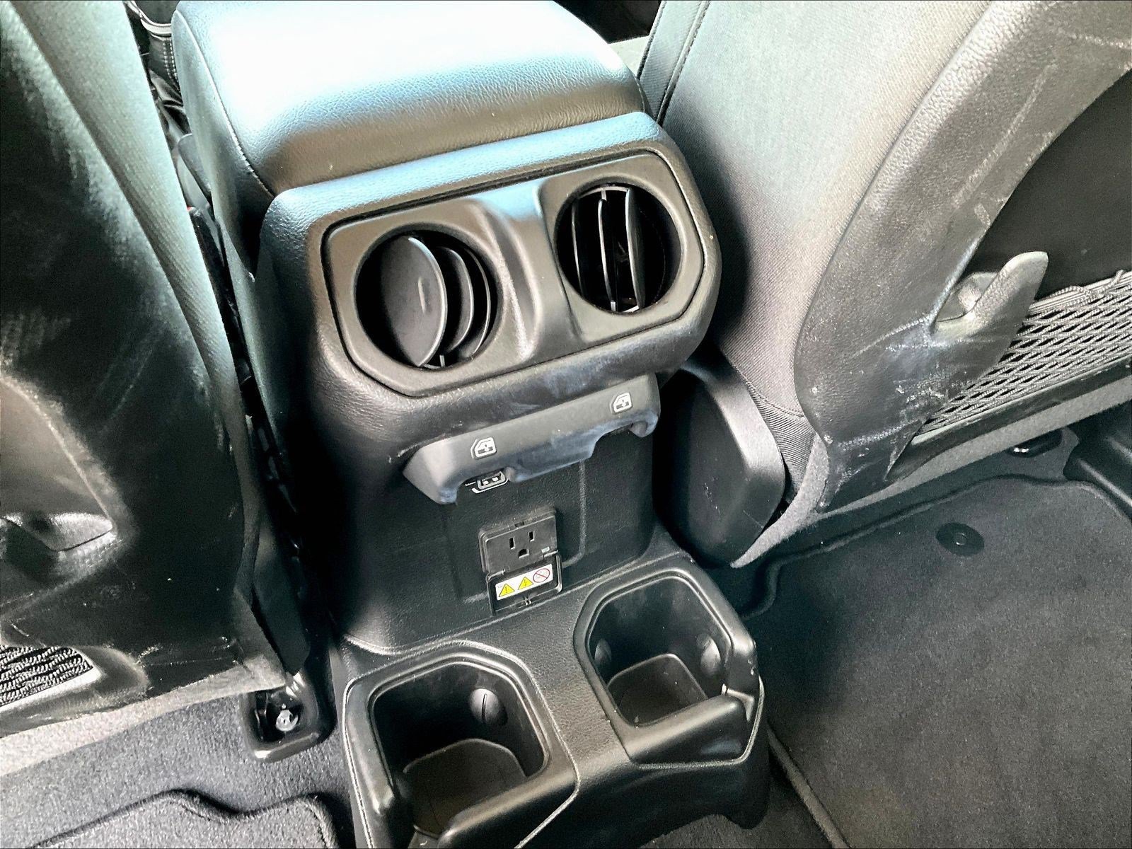 Used 2025 Jeep Gladiator Mojave w/ Convenience Group AWD/4WD image 10