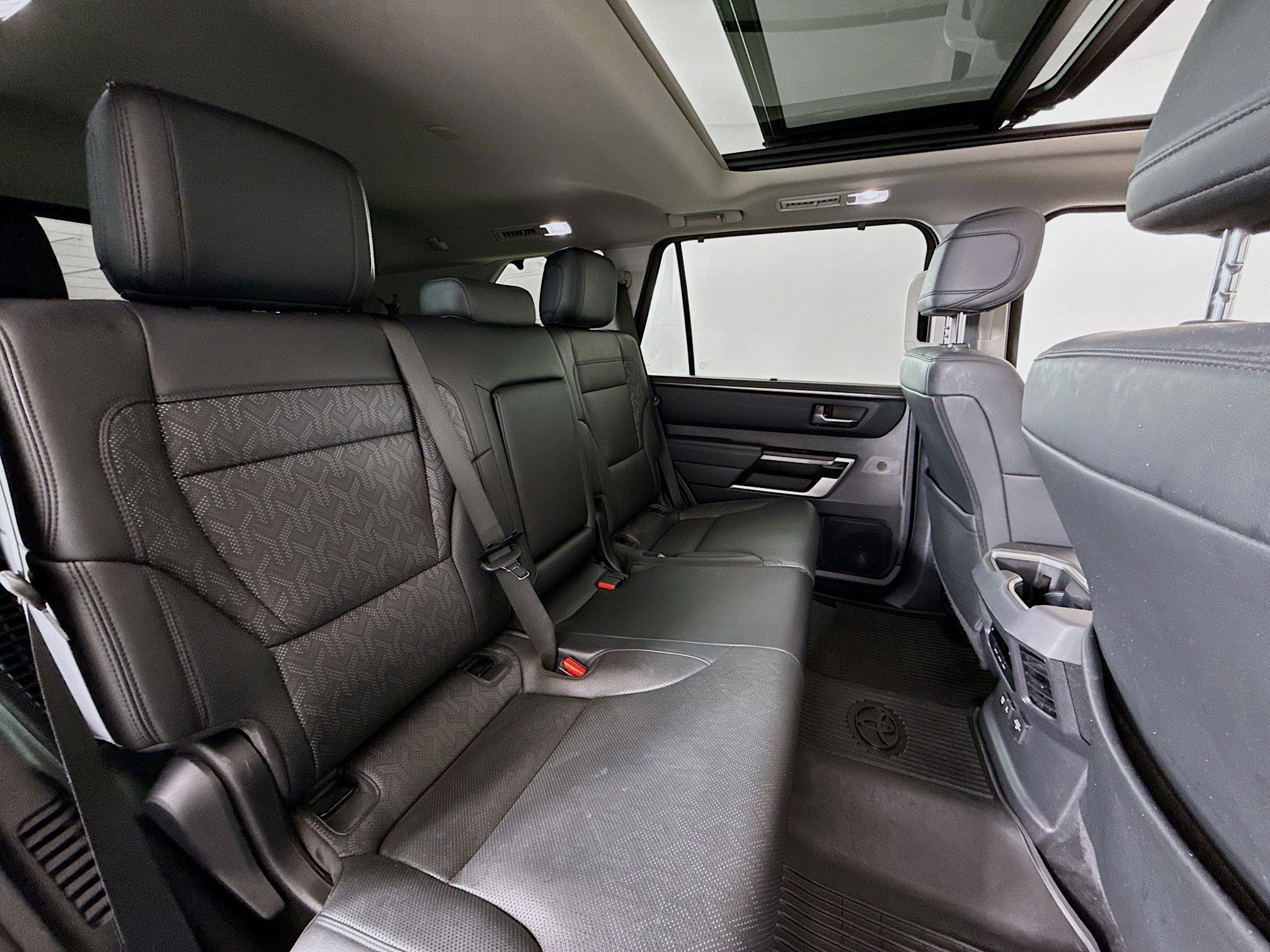 Used 2023 Toyota Sequoia Limited AWD/4WD image 26