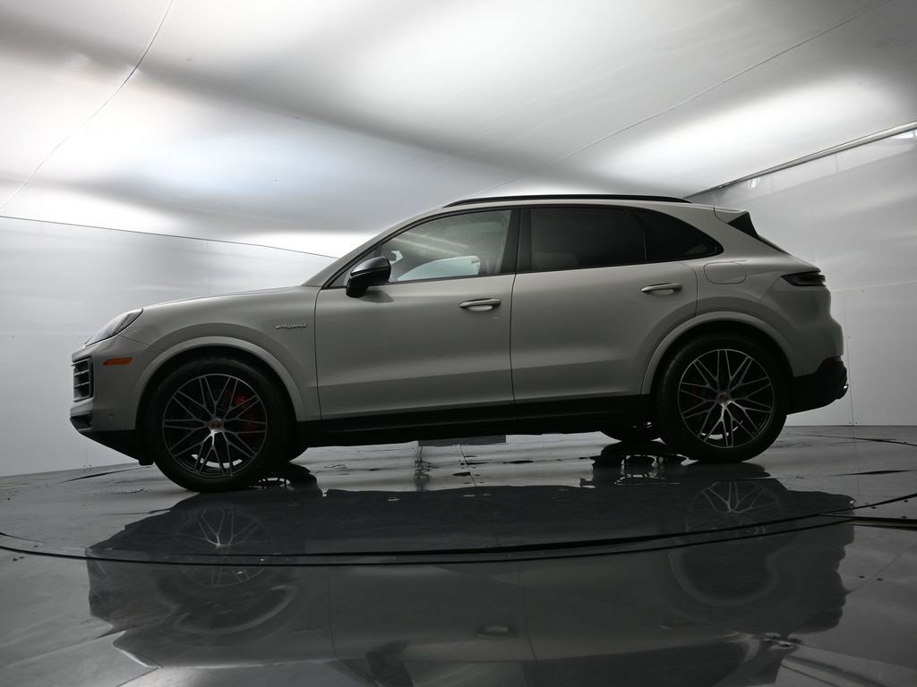 Used 2025 Porsche Cayenne S image 49