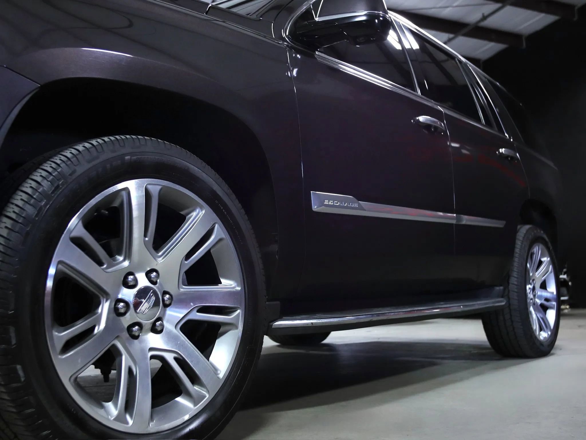 Used 2017 Cadillac Escalade Luxury image 8