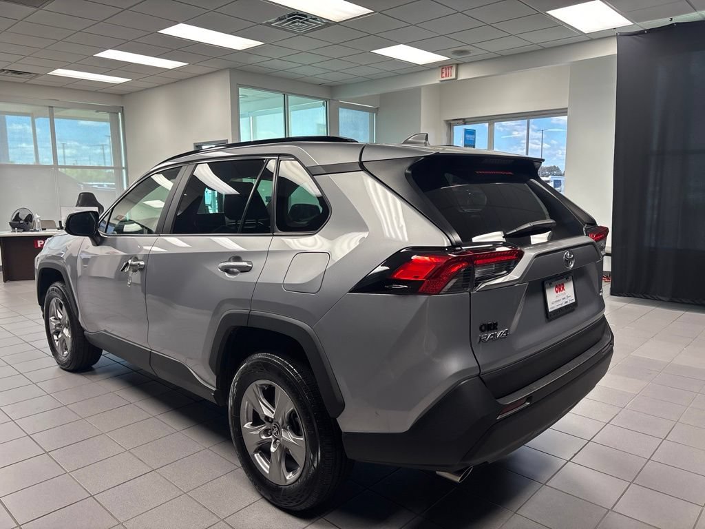 Used 2023 Toyota RAV4 XLE w/ Convenience Package FWD image 5