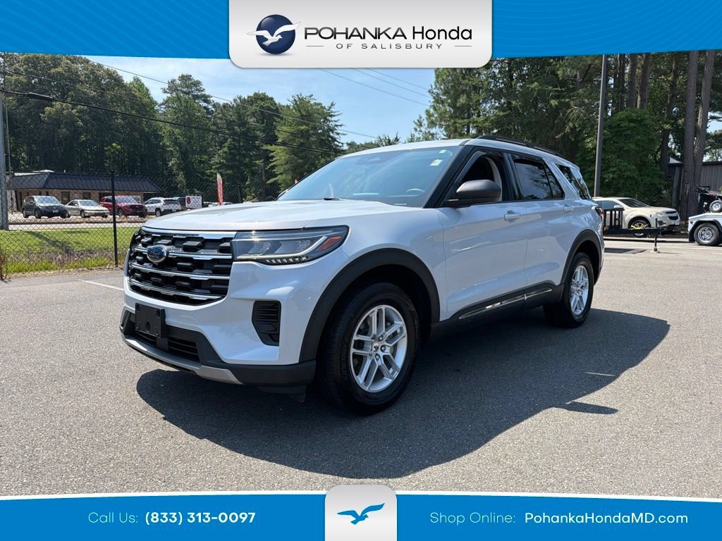 Used 2025 Ford Explorer Active AWD/4WD image 1