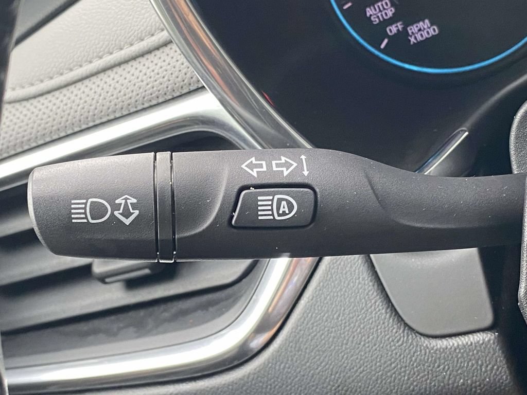 Used 2018 Chevrolet Equinox Premier FWD image 23