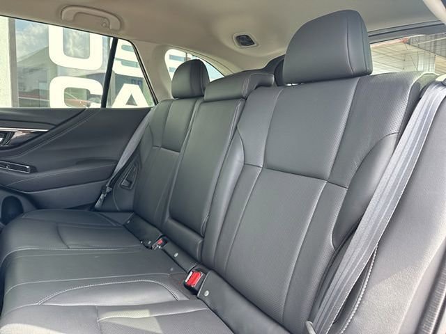 Used 2021 Subaru Outback Limited image 8