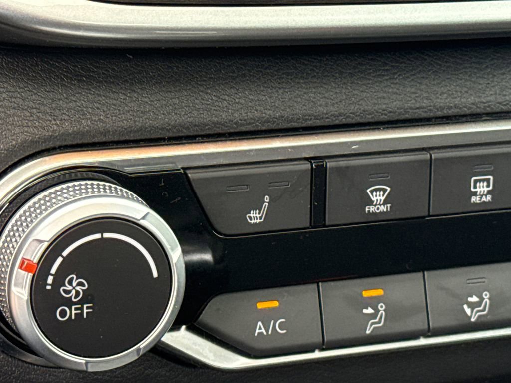 Used 2024 Nissan Altima 2.5 SV w/ SV Premium Package image 26