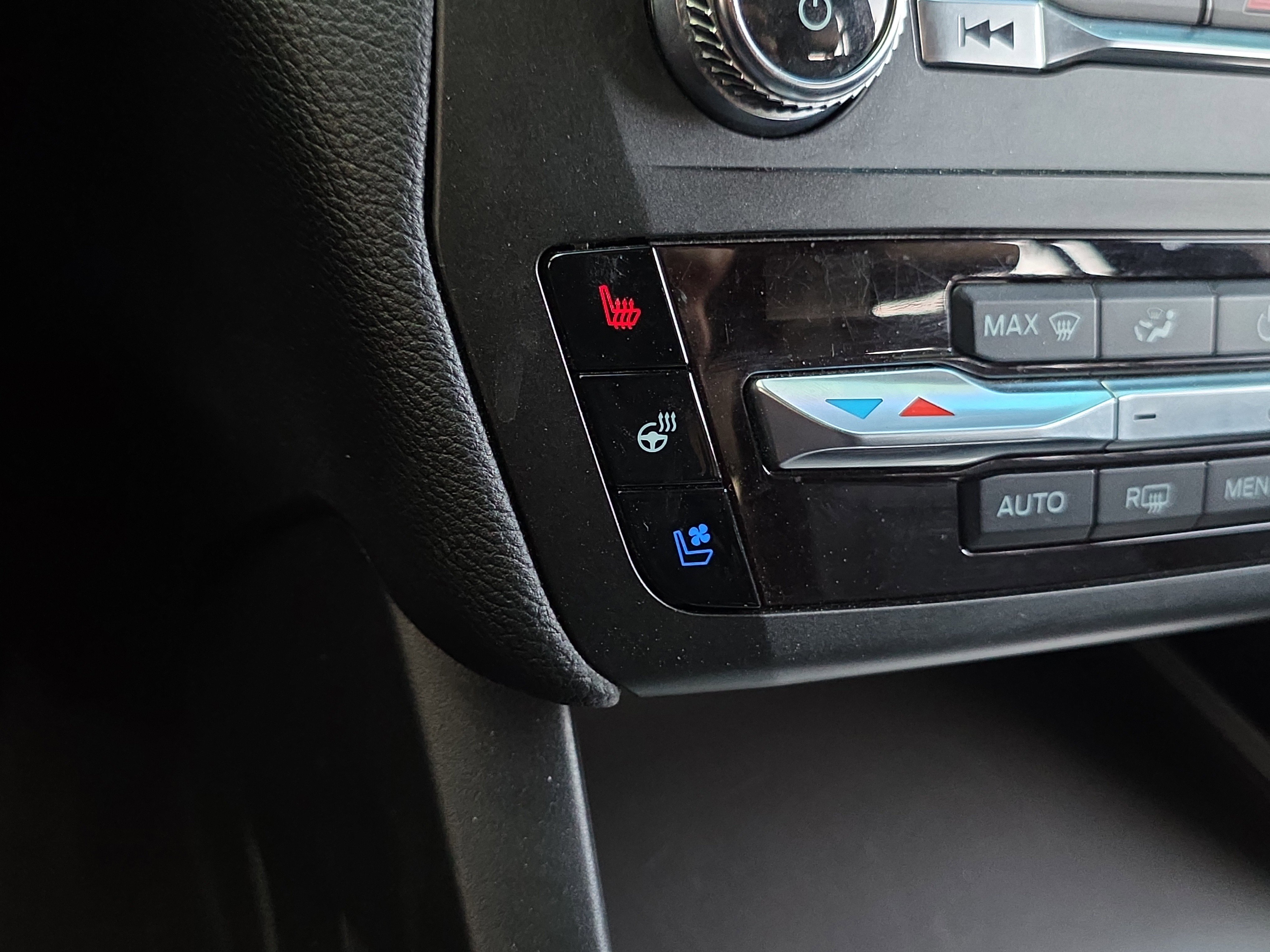 Used 2020 Ford Explorer ST image 23