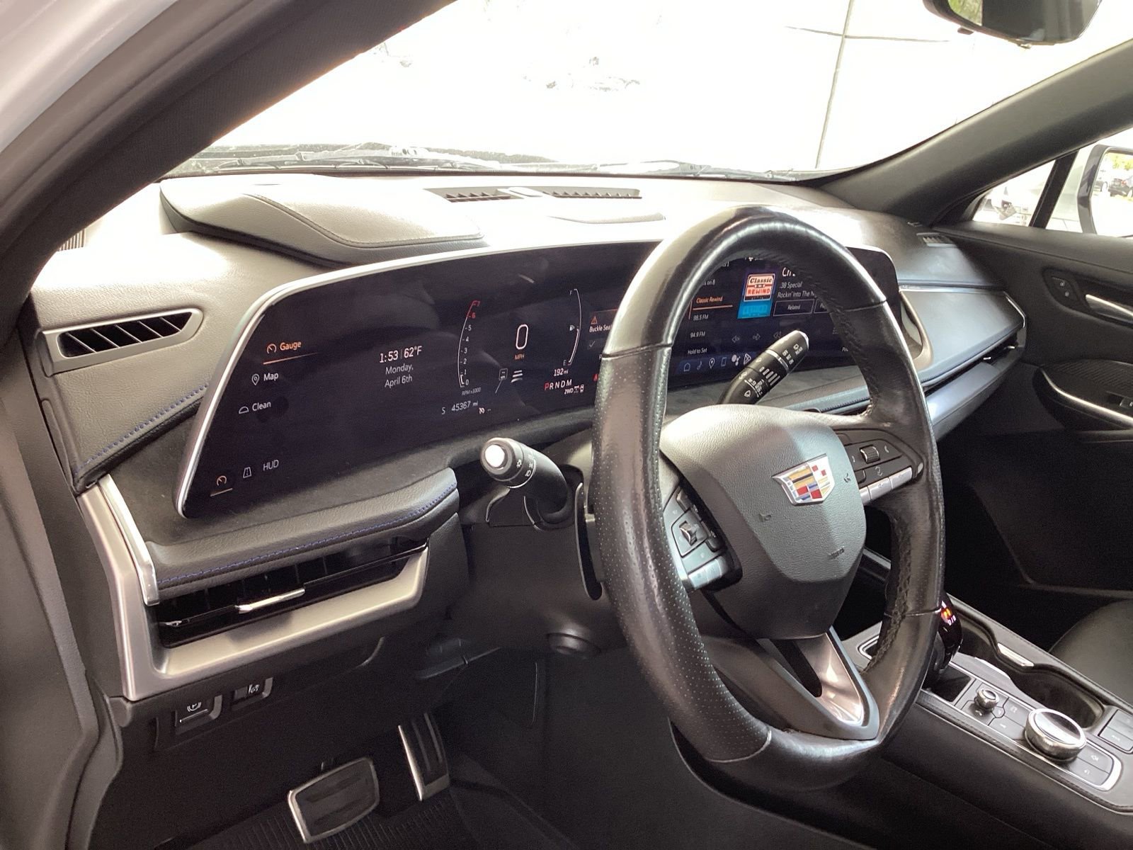Used 2024 Cadillac XT4 Sport w/ Technology Package image 10