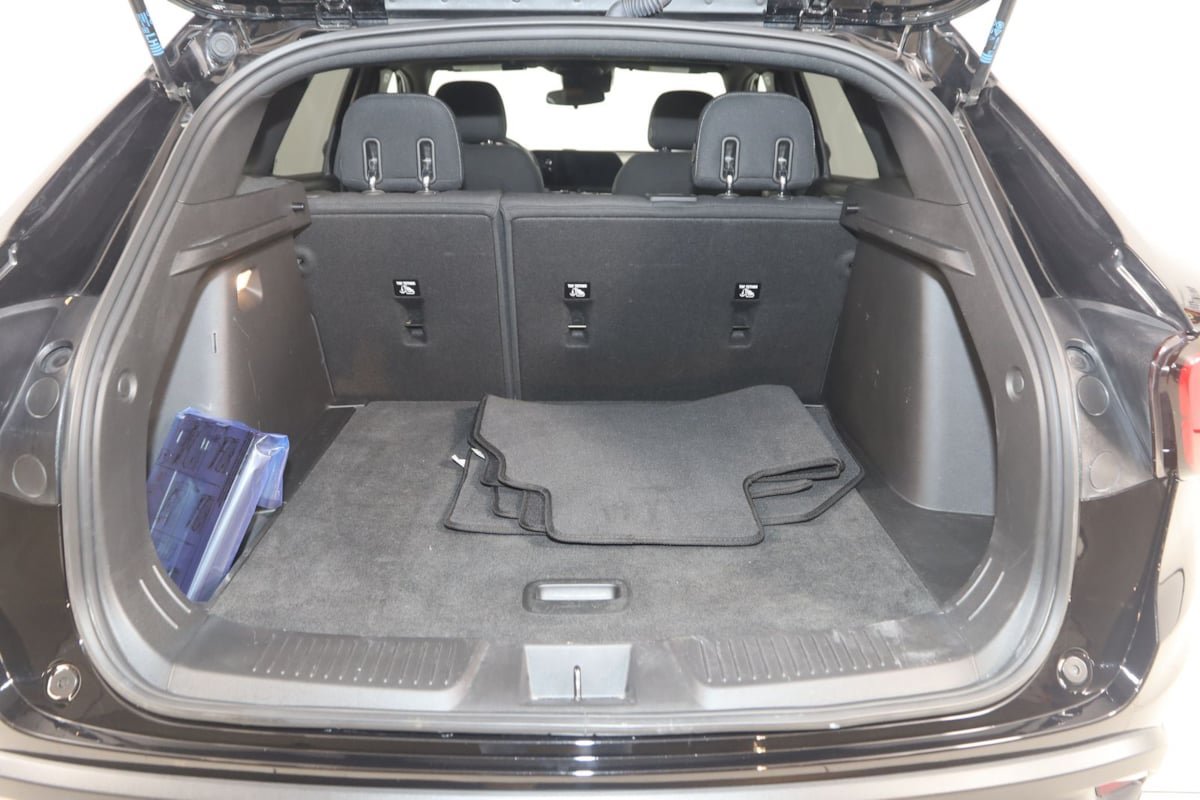 Used 2024 Chevrolet Trax RS FWD image 42