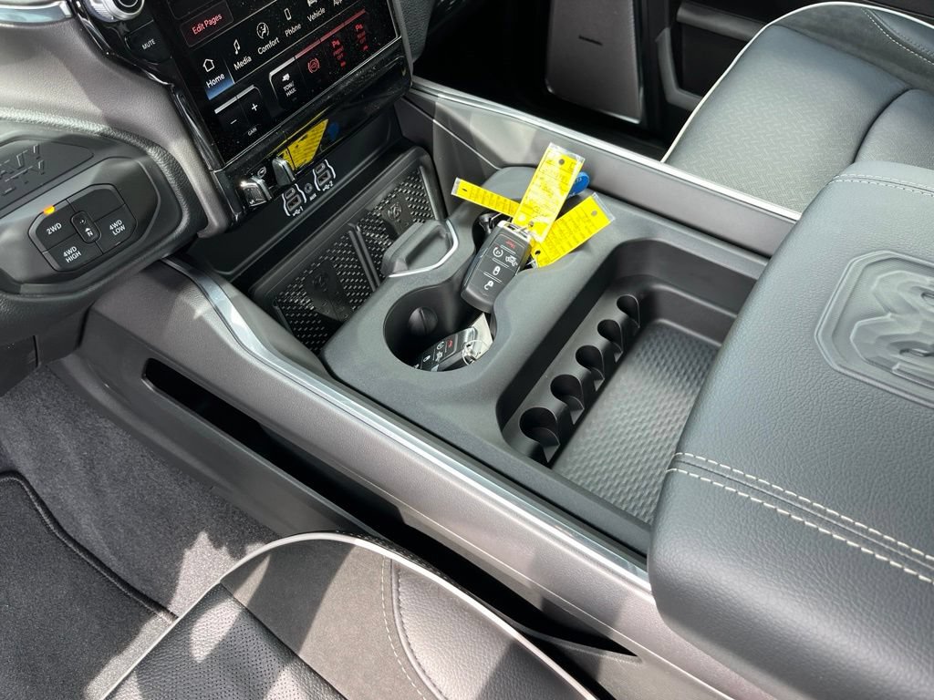 New 2026 RAM 2500 Laramie AWD/4WD image 10